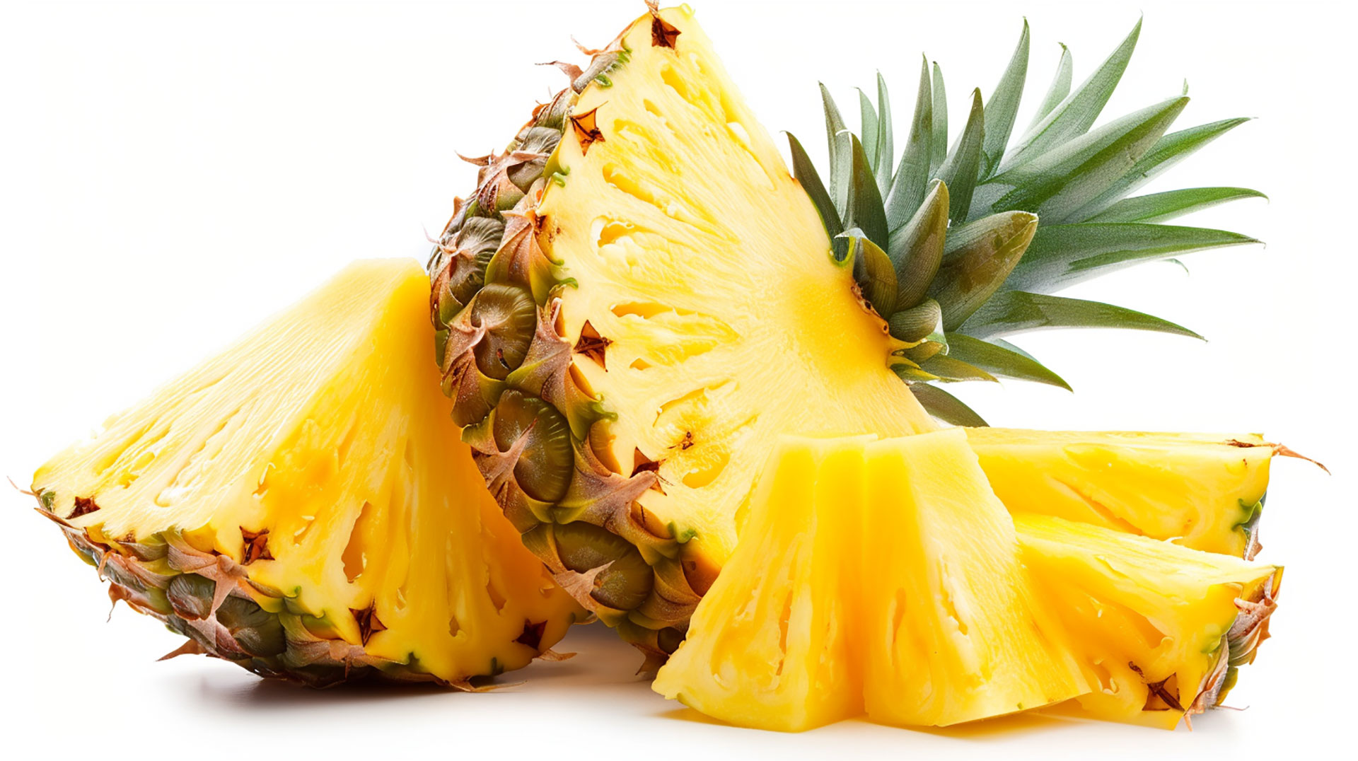 High-Quality Pineapple Photos in 16:9 Aspect Ratio