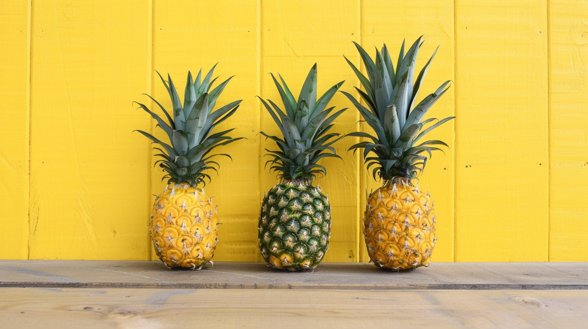 Vivid Pineapple Photos: Experience Summer All Year