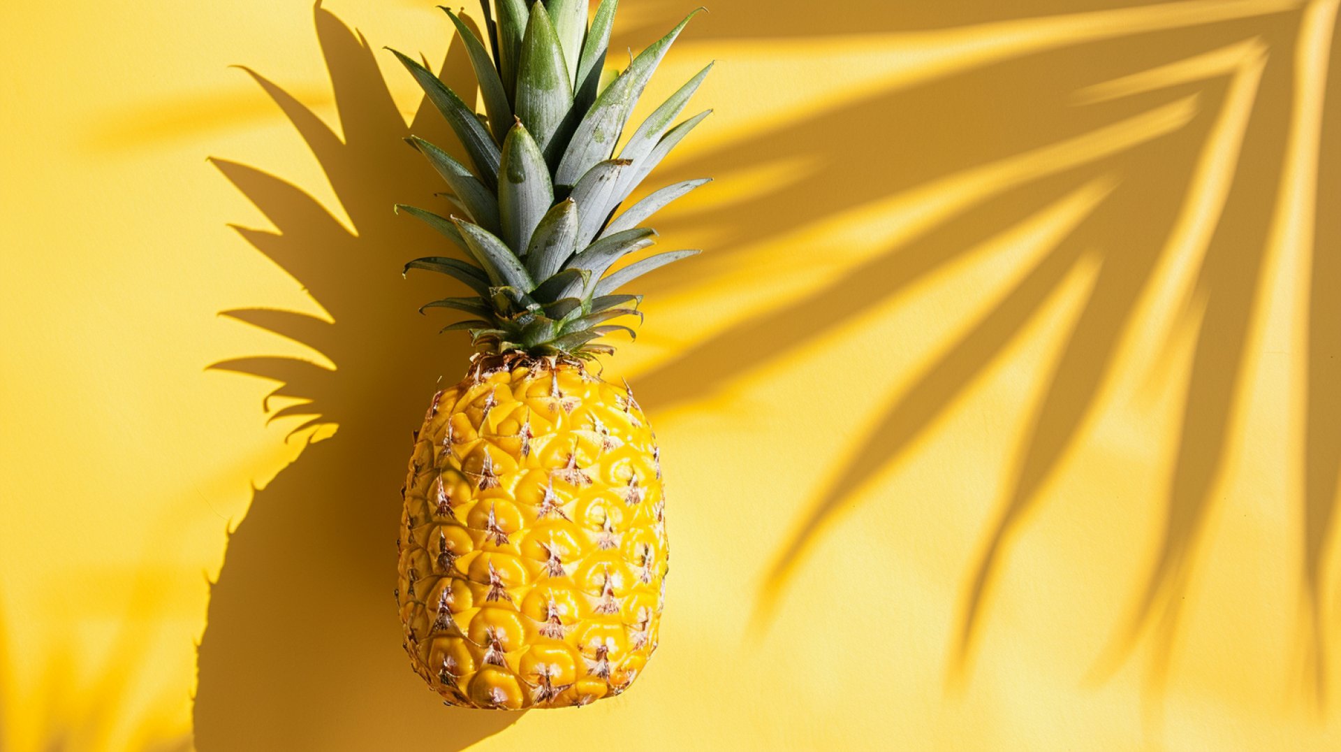 Pineapple-Themed HD Wallpapers for a Refreshing Atmosphere